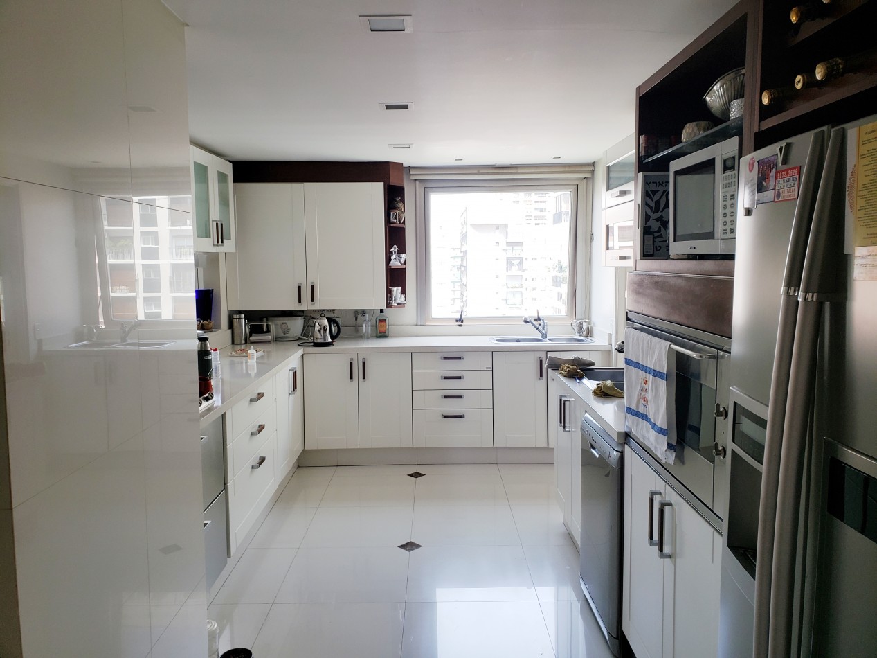 Piso de Categoria Detalles de Nivel en Edificio Premium - Excelente Ubicacion