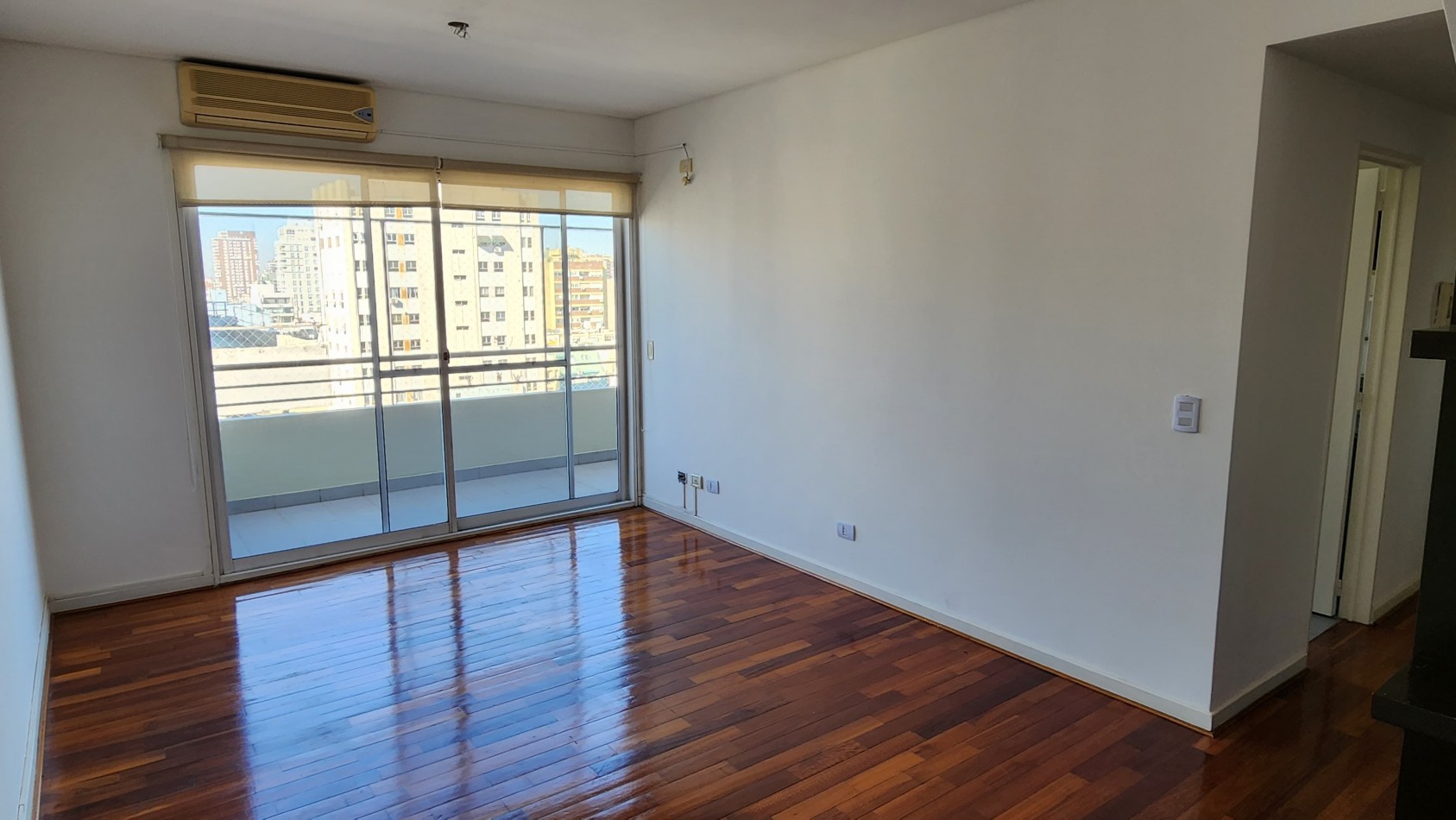Semipiso  en Duplex con Terraza y Parrilla propia - Dos Dormitorios cochera y baulera