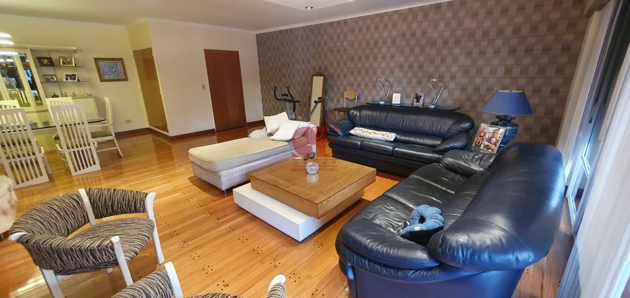 Confortable  semipiso con excelente distribucion y estado impecable!! Amplios balcones