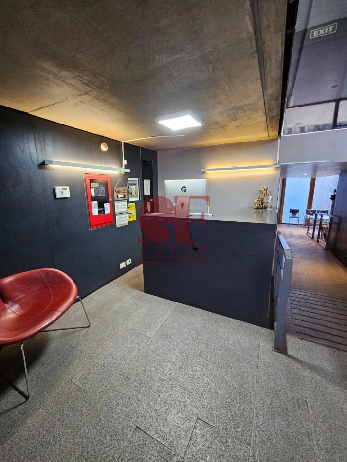 Edificio de 1050 metros totales mas lote de 8,56 x 27 ( en lote se pueden desarrollar 1150 metros de venta )