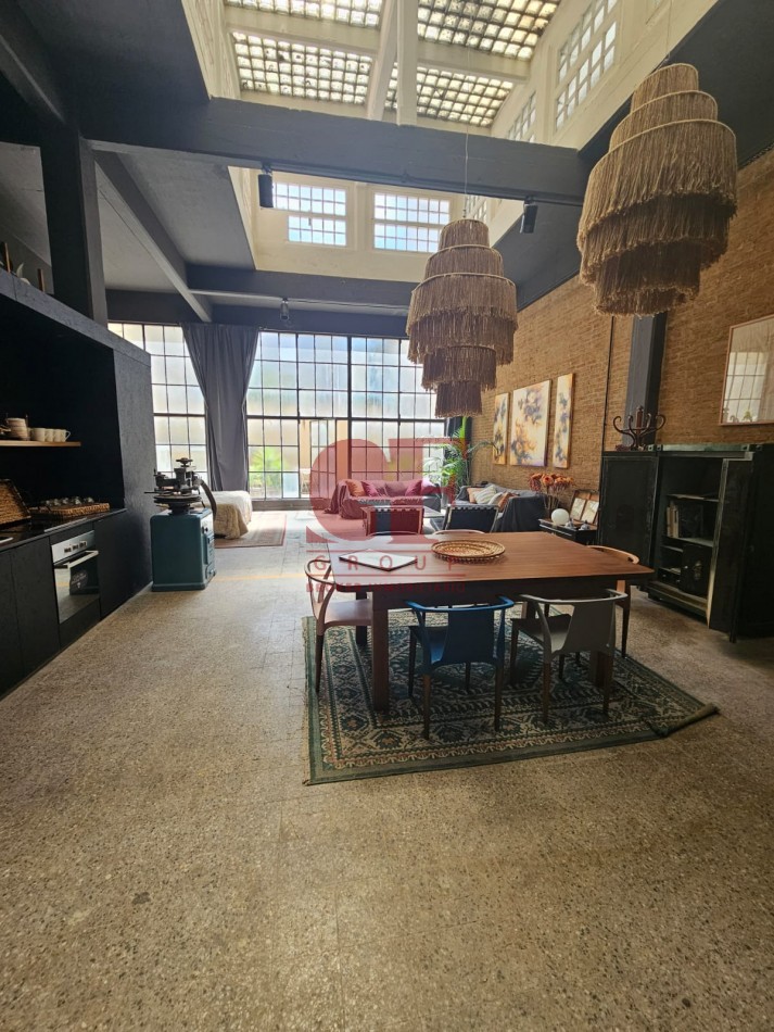 edificioLOCAL IMPORTANTE  en de  LOFTs en pleno ALMAGRO, con techos a 4 metros de altura