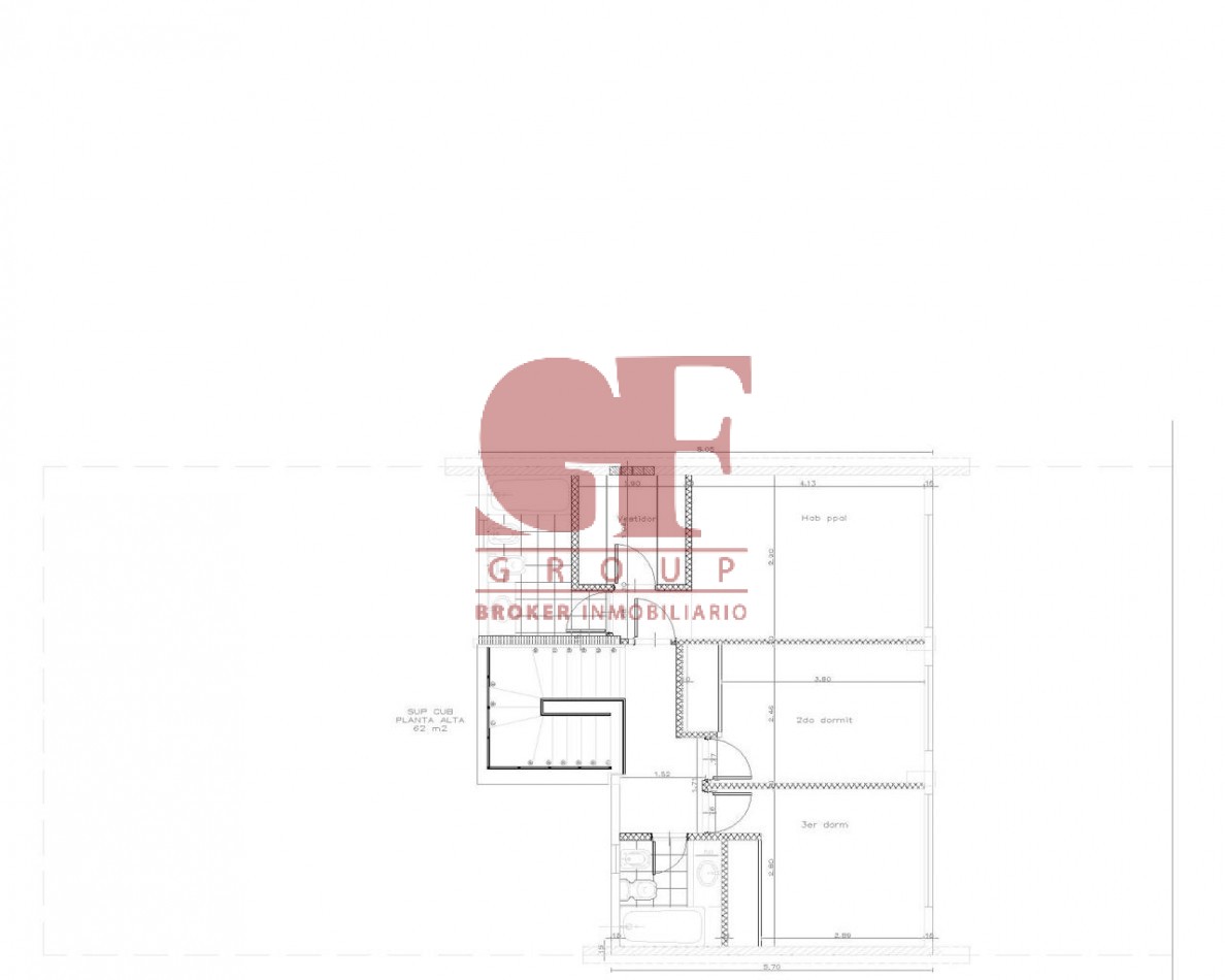 Hermosa casa con patio y parrilla . Luminosa con 5 dormitorios!!! en barrio tranquilo y cerca de avenidas. Con cochera cubierta