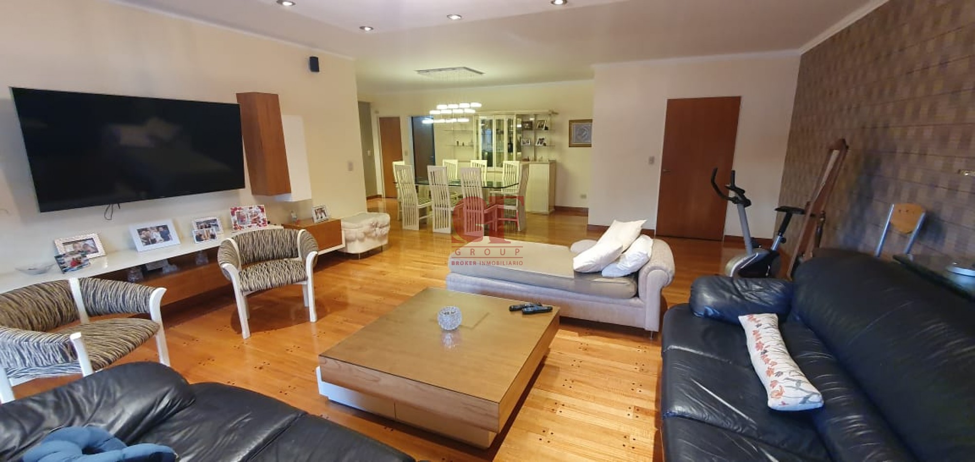 Confortable  semipiso con excelente distribucion y estado impecable!! Amplios balcones