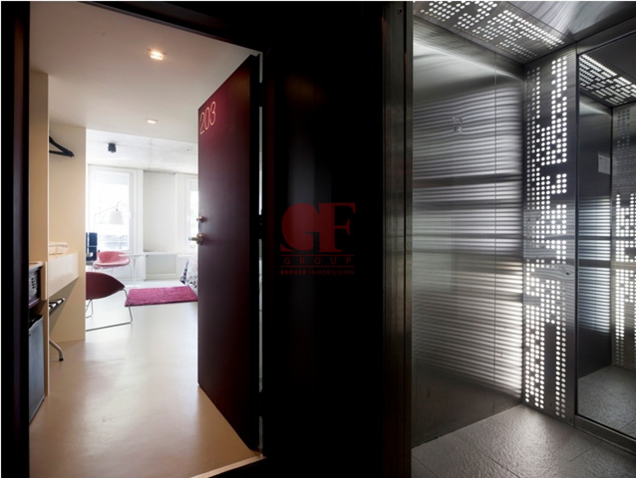 Edificio de 1050 metros totales mas lote de 8,56 x 27 ( en lote se pueden desarrollar 1150 metros de venta )