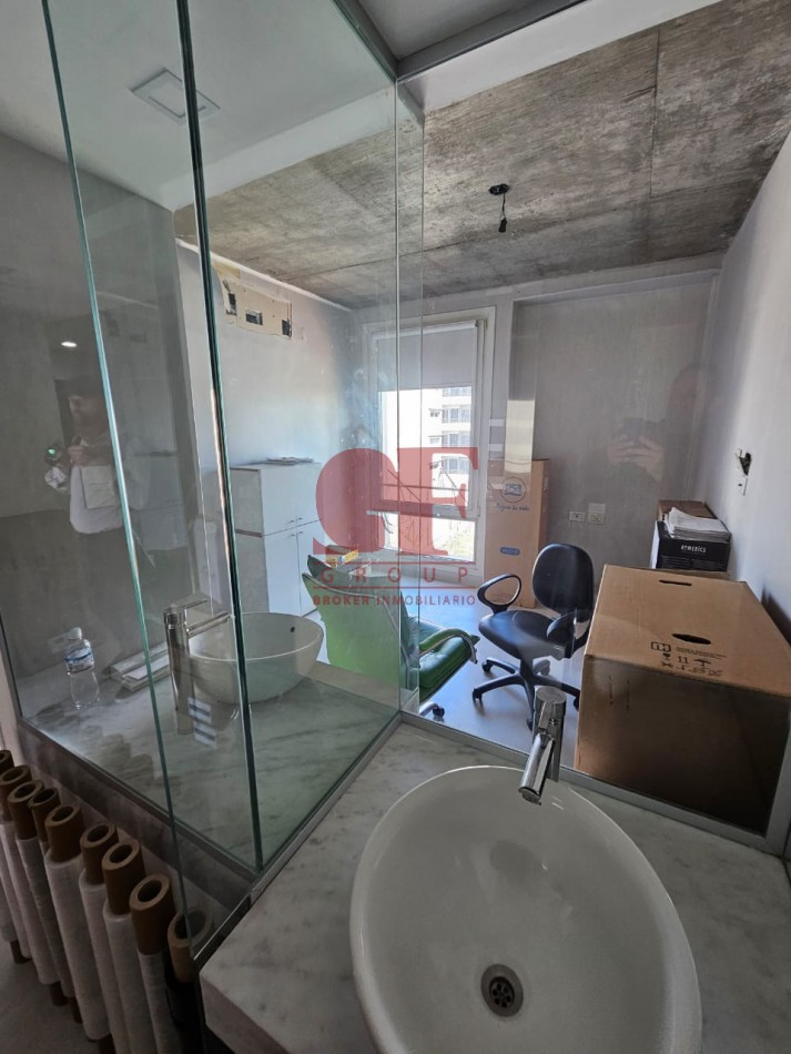 Edificio de 1050 metros totales mas lote de 8,56 x 27 ( en lote se pueden desarrollar 1150 metros de venta )