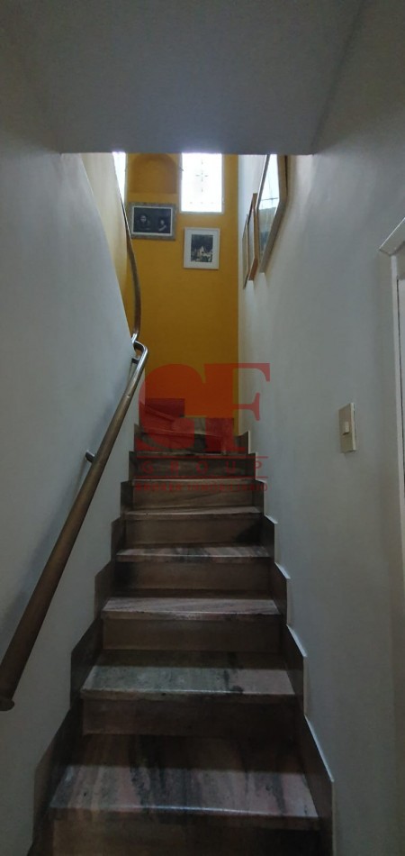 Confortable y amplio PH, con patio y gran terraza propia