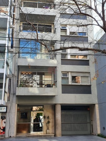 Ideal y Amplio Semipiso de 3 Ambientes con 2 Baños Completos y Amplio Patio