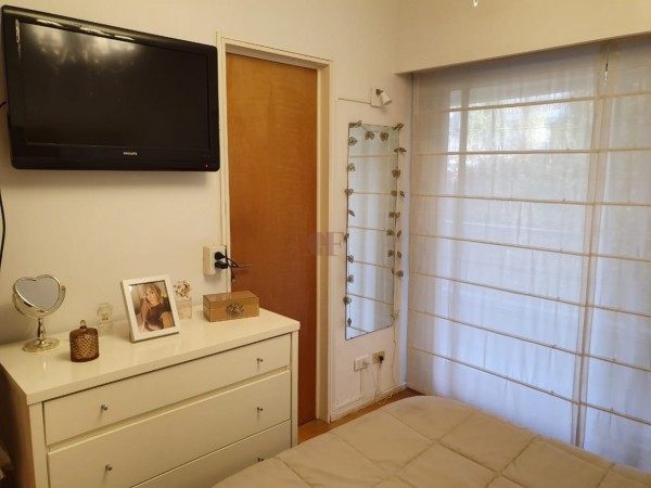 Ideal y Amplio Semipiso de 3 Ambientes con 2 Baños Completos y Amplio Patio