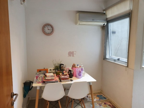 Ideal y Amplio Semipiso de 3 Ambientes con 2 Baños Completos y Amplio Patio