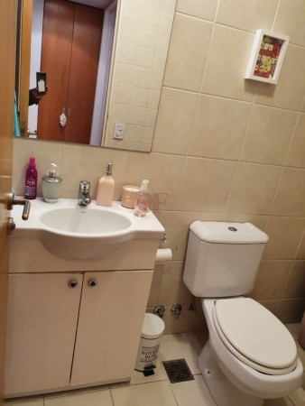 Ideal y Amplio Semipiso de 3 Ambientes con 2 Baños Completos y Amplio Patio