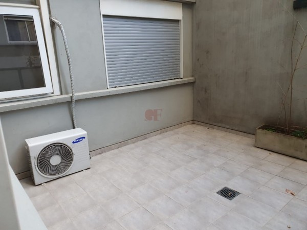 Ideal y Amplio Semipiso de 3 Ambientes con 2 Baños Completos y Amplio Patio