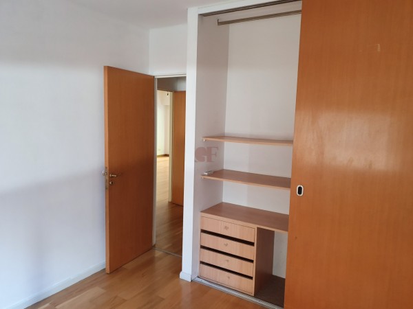 Hermoso y Funcional Semi piso en La Imprenta! con 5 cocheras