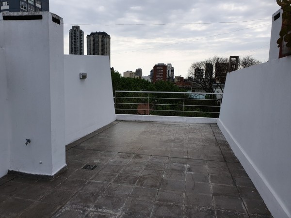 Duplex Super Luminoso con Terraza Propia en Exclusivo Barrio! Hecho a Nuevo!  CON RENTA ASEGURADA