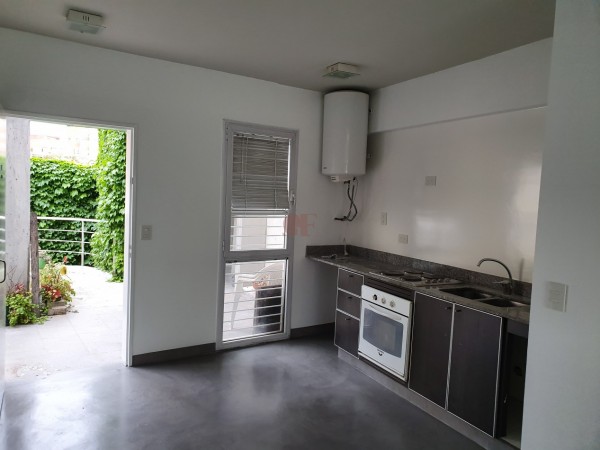 Duplex Super Luminoso con Terraza Propia en Exclusivo Barrio! Hecho a Nuevo!  CON RENTA ASEGURADA