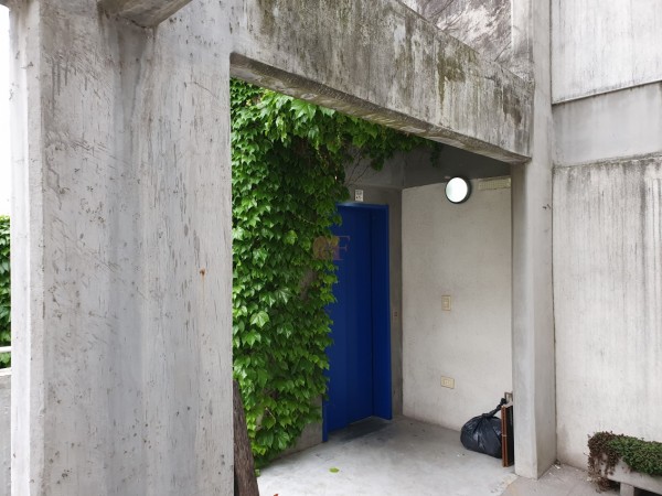 Duplex Super Luminoso con Terraza Propia en Exclusivo Barrio! Hecho a Nuevo!  CON RENTA ASEGURADA