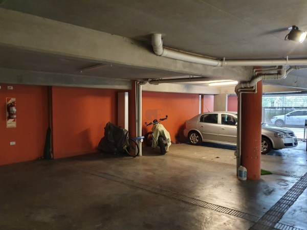 Duplex Super Luminoso con Terraza Propia en Exclusivo Barrio! Hecho a Nuevo!  CON RENTA ASEGURADA