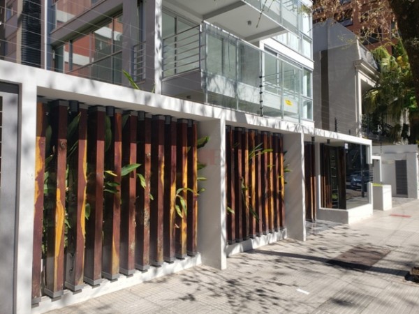 Excelente Piso a Estrenar! con Parrilla Propia y 2 Cocheras. con RENTA