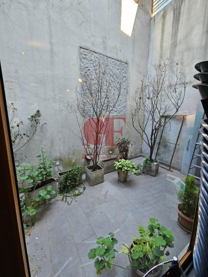 Edificio de 1050 metros totales mas lote de 8,56 x 27 ( en lote se pueden desarrollar 1150 metros de venta )