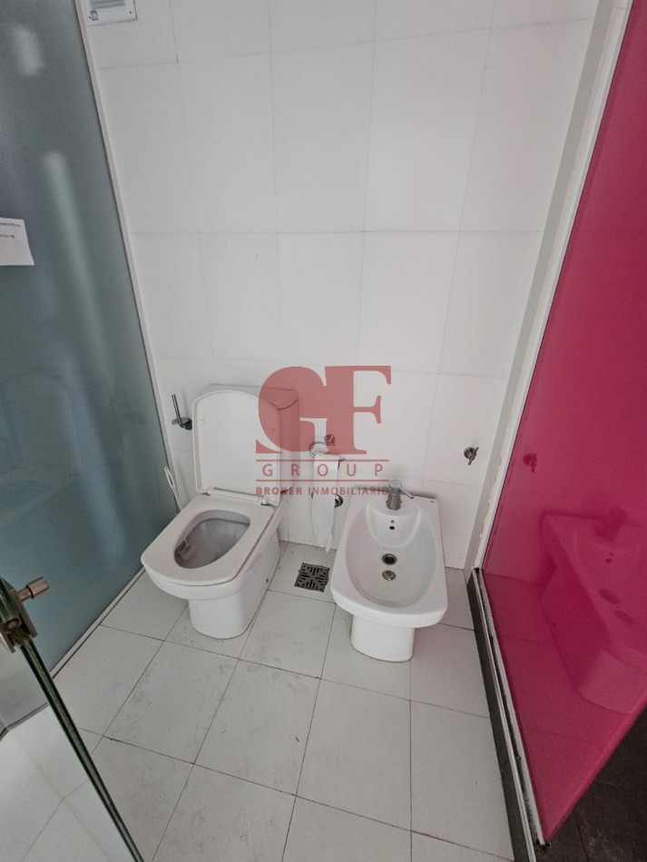 Edificio de 1050 metros totales mas lote de 8,56 x 27 ( en lote se pueden desarrollar 1150 metros de venta )