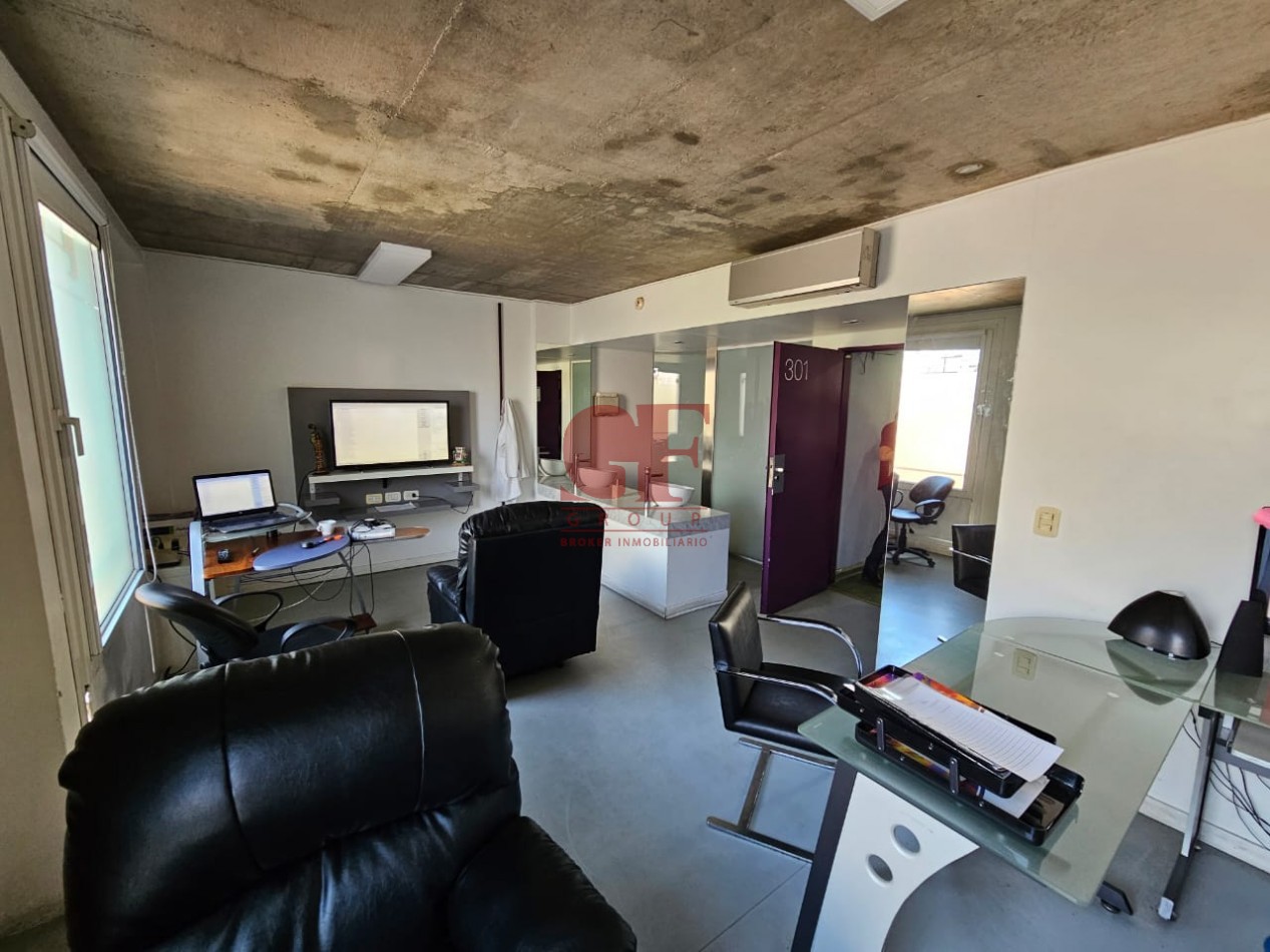 Edificio de 1050 metros totales mas lote de 8,56 x 27 ( en lote se pueden desarrollar 1150 metros de venta )