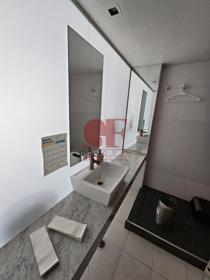 Edificio de 1050 metros totales mas lote de 8,56 x 27 ( en lote se pueden desarrollar 1150 metros de venta )