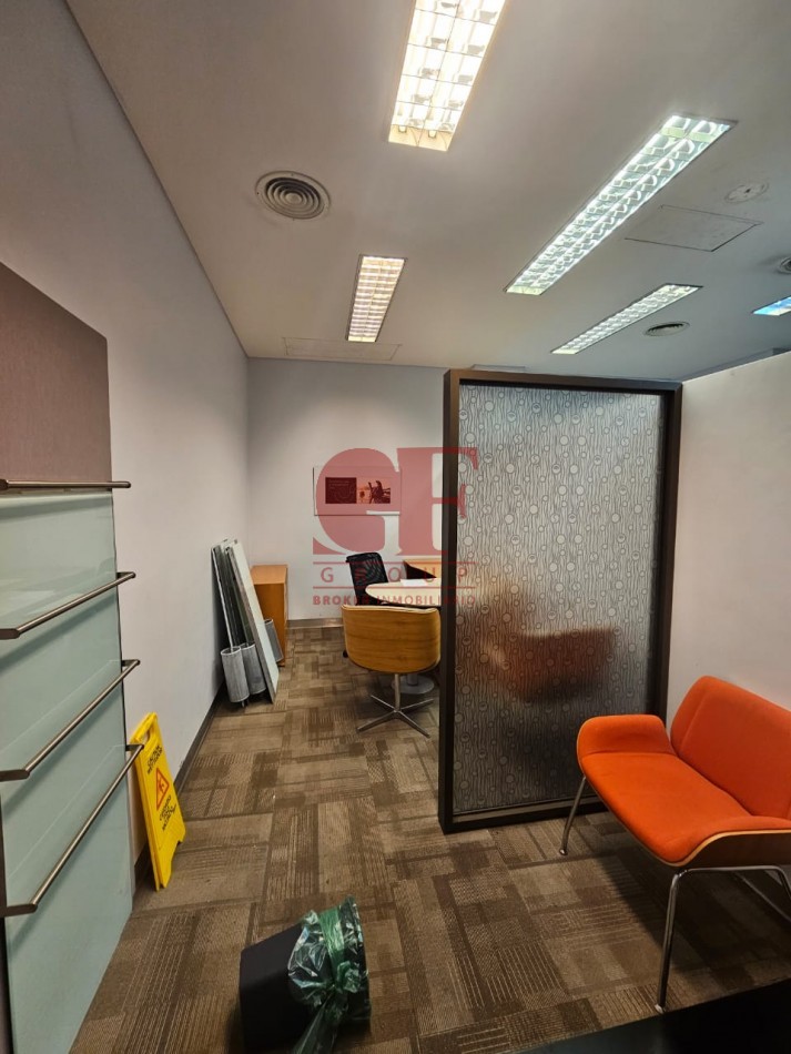 Excelente local sobre av Callao, pleno Recoleta!!