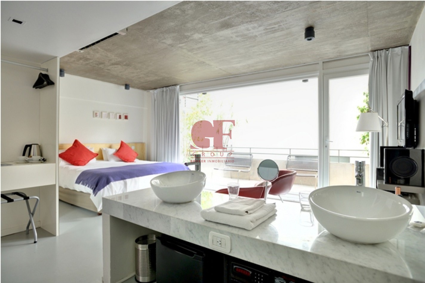 Edificio de 1050 metros totales mas lote de 8,56 x 27 ( en lote se pueden desarrollar 1150 metros de venta )