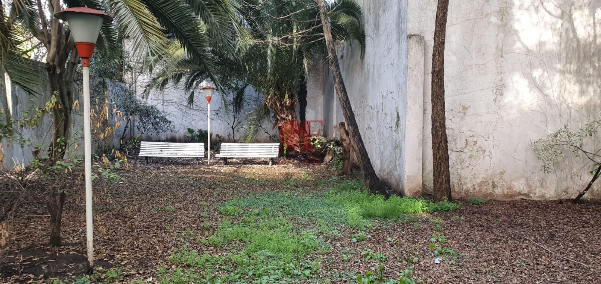 Confortable  semipiso con excelente distribucion y estado impecable!! Amplios balcones