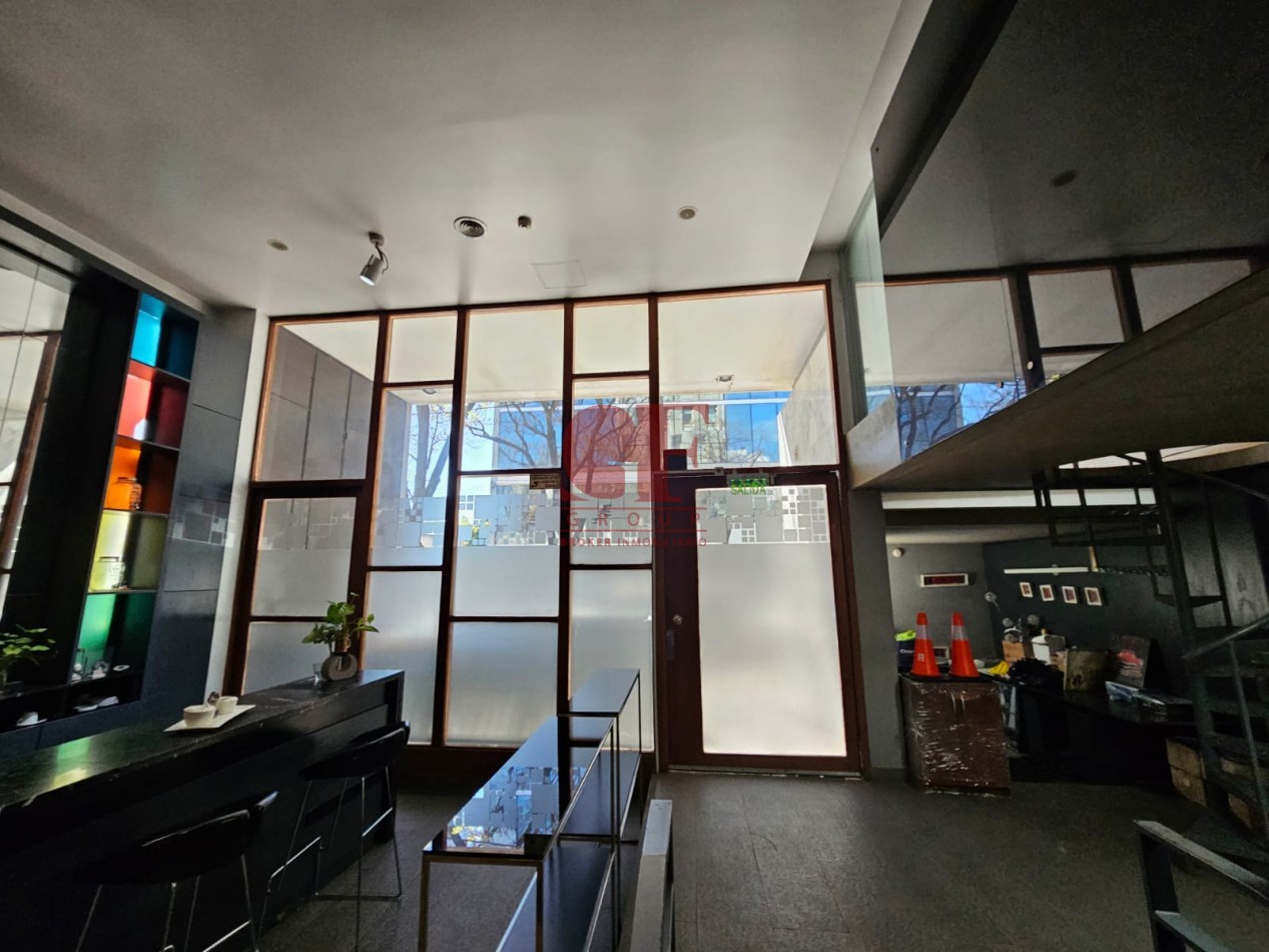 Edificio de 1050 metros totales mas lote de 8,56 x 27 ( en lote se pueden desarrollar 1150 metros de venta )