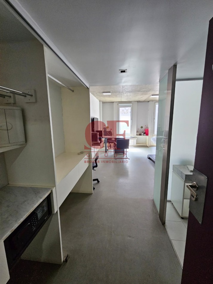 Edificio de 1050 metros totales mas lote de 8,56 x 27 ( en lote se pueden desarrollar 1150 metros de venta )