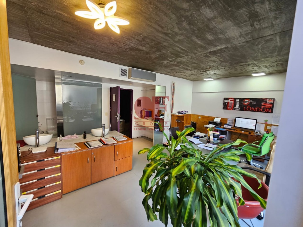 Edificio de 1050 metros totales mas lote de 8,56 x 27 ( en lote se pueden desarrollar 1150 metros de venta )