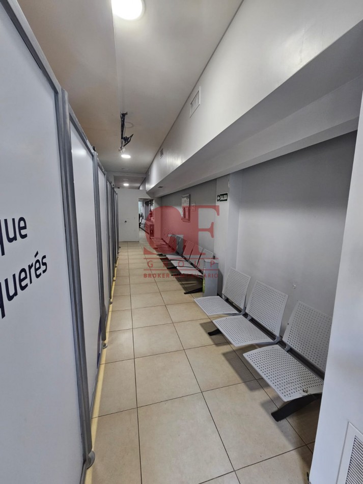 Excelente local a la venta en Recoleta sobre avenida Pueyrredon. Cerca de av las Heras , de av Santa fe. a metros del hospital Aleman