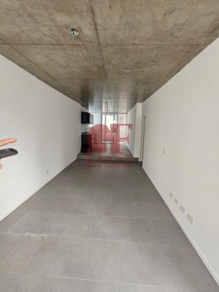 Hermoso 2 ambientes a estrenar con toilette de recepcion y dormitorio en suite . 60 metros totales