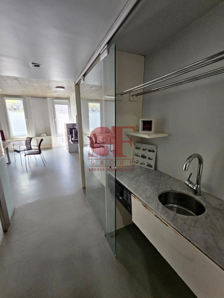 Edificio de 1050 metros totales mas lote de 8,56 x 27 ( en lote se pueden desarrollar 1150 metros de venta )