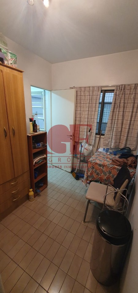 Confortable  semipiso con excelente distribucion y estado impecable!! Amplios balcones