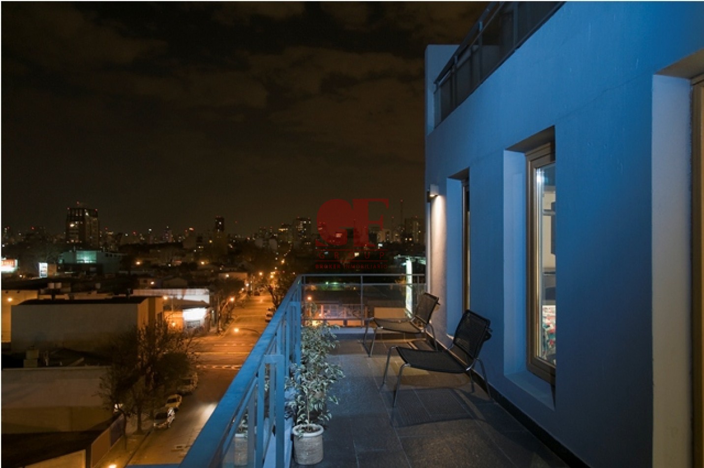 Edificio de 1050 metros totales mas lote de 8,56 x 27 ( en lote se pueden desarrollar 1150 metros de venta )