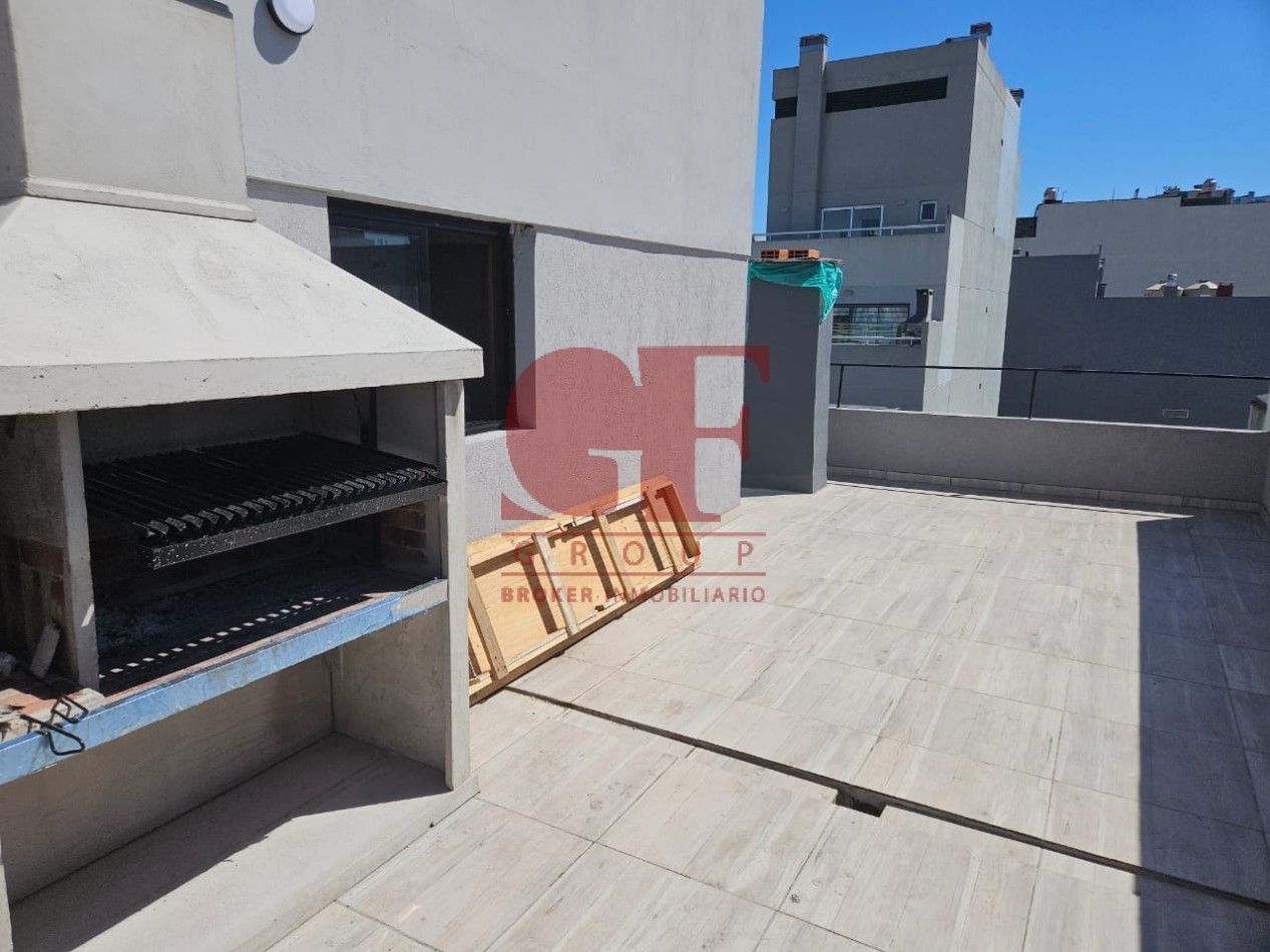 Excelente Monoambiente con vestidor y patio