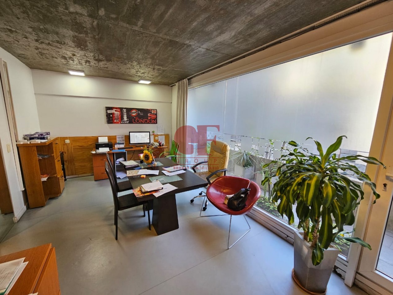 Edificio de 1050 metros totales mas lote de 8,56 x 27 ( en lote se pueden desarrollar 1150 metros de venta )