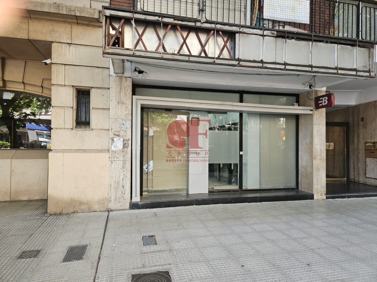 Excelente local a la venta en Recoleta sobre avenida Pueyrredon. Cerca de av las Heras , de av Santa fe. a metros del hospital Aleman