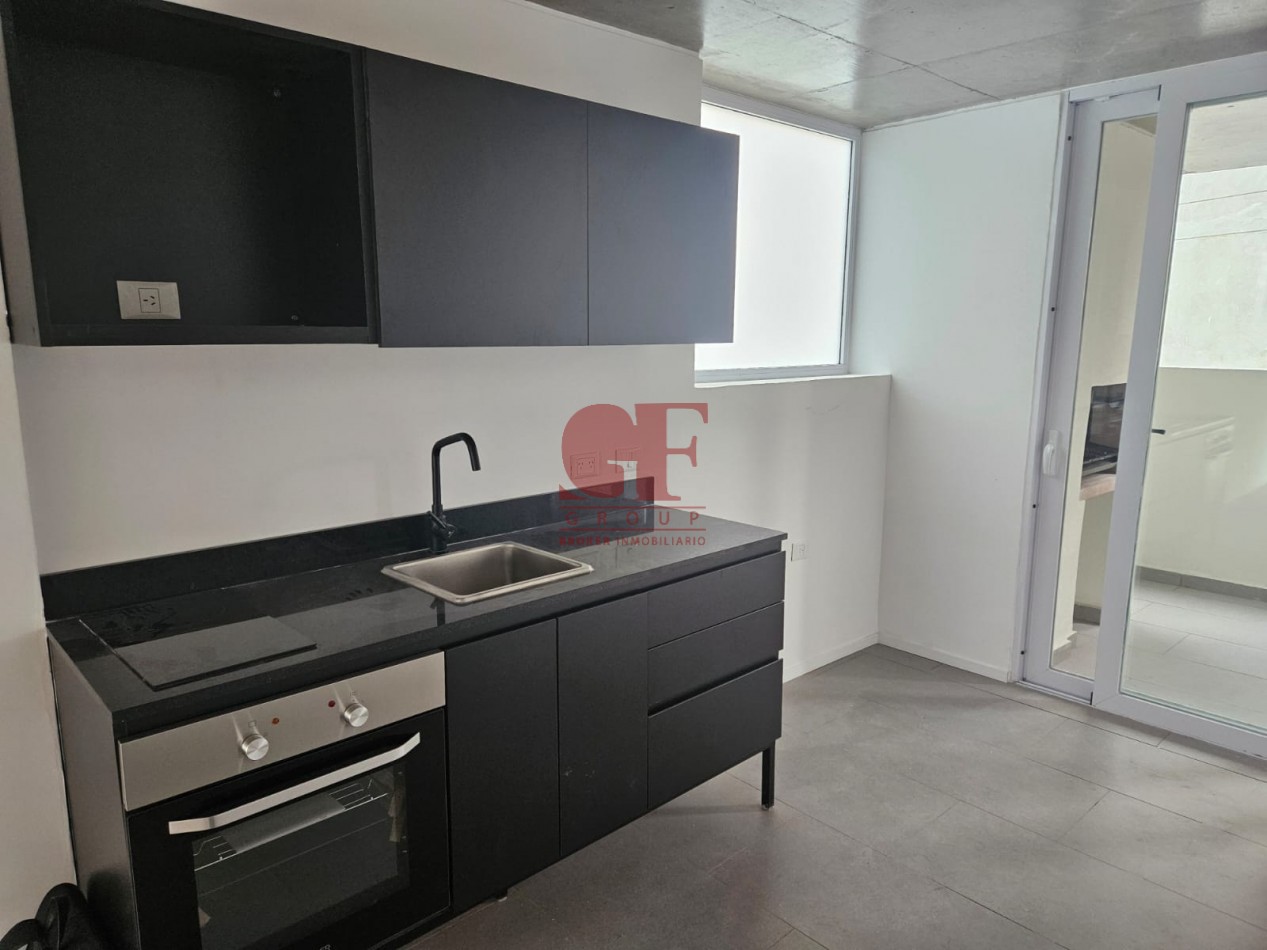 Hermoso 2 ambientes a estrenar con toilette de recepcion y dormitorio en suite . 60 metros totales