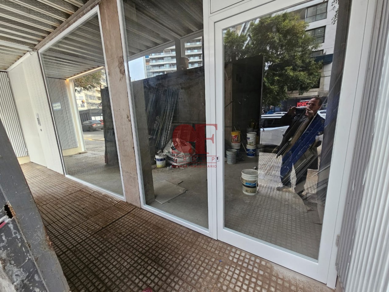 Hermoso 2 ambientes a estrenar con toilette de recepcion y dormitorio en suite . 60 metros totales