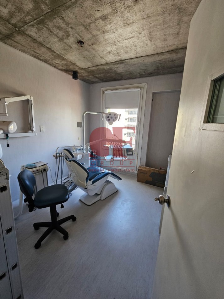 Edificio de 1050 metros totales mas lote de 8,56 x 27 ( en lote se pueden desarrollar 1150 metros de venta )