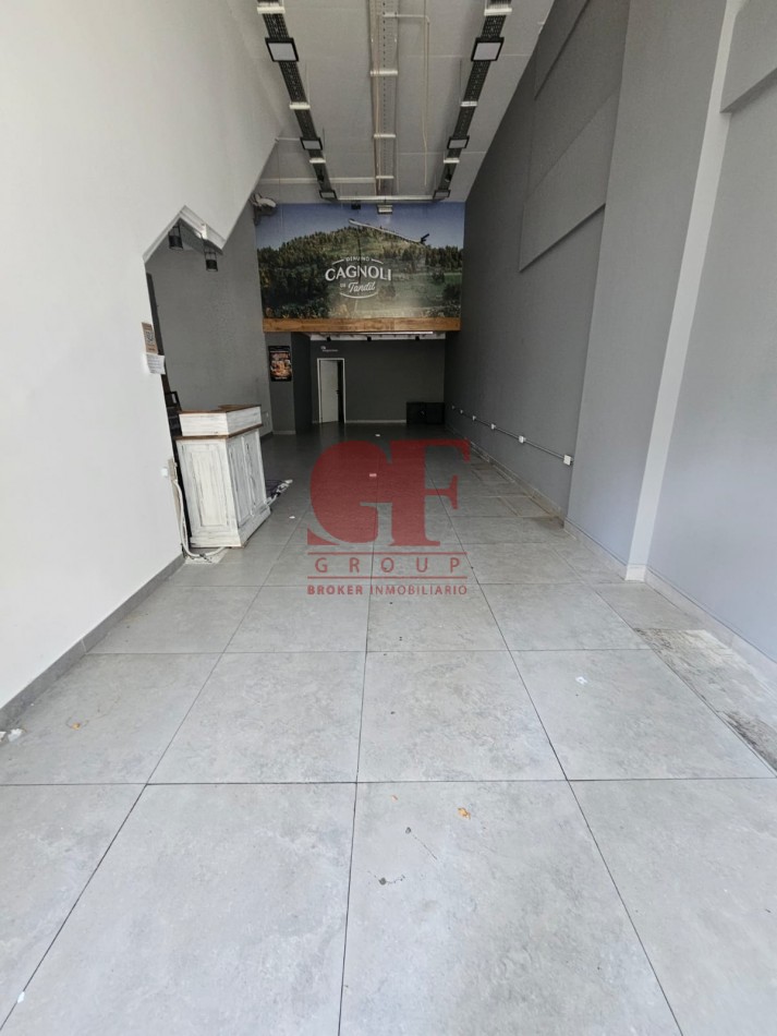 Excelente local en Av Monroe y av Cabildo