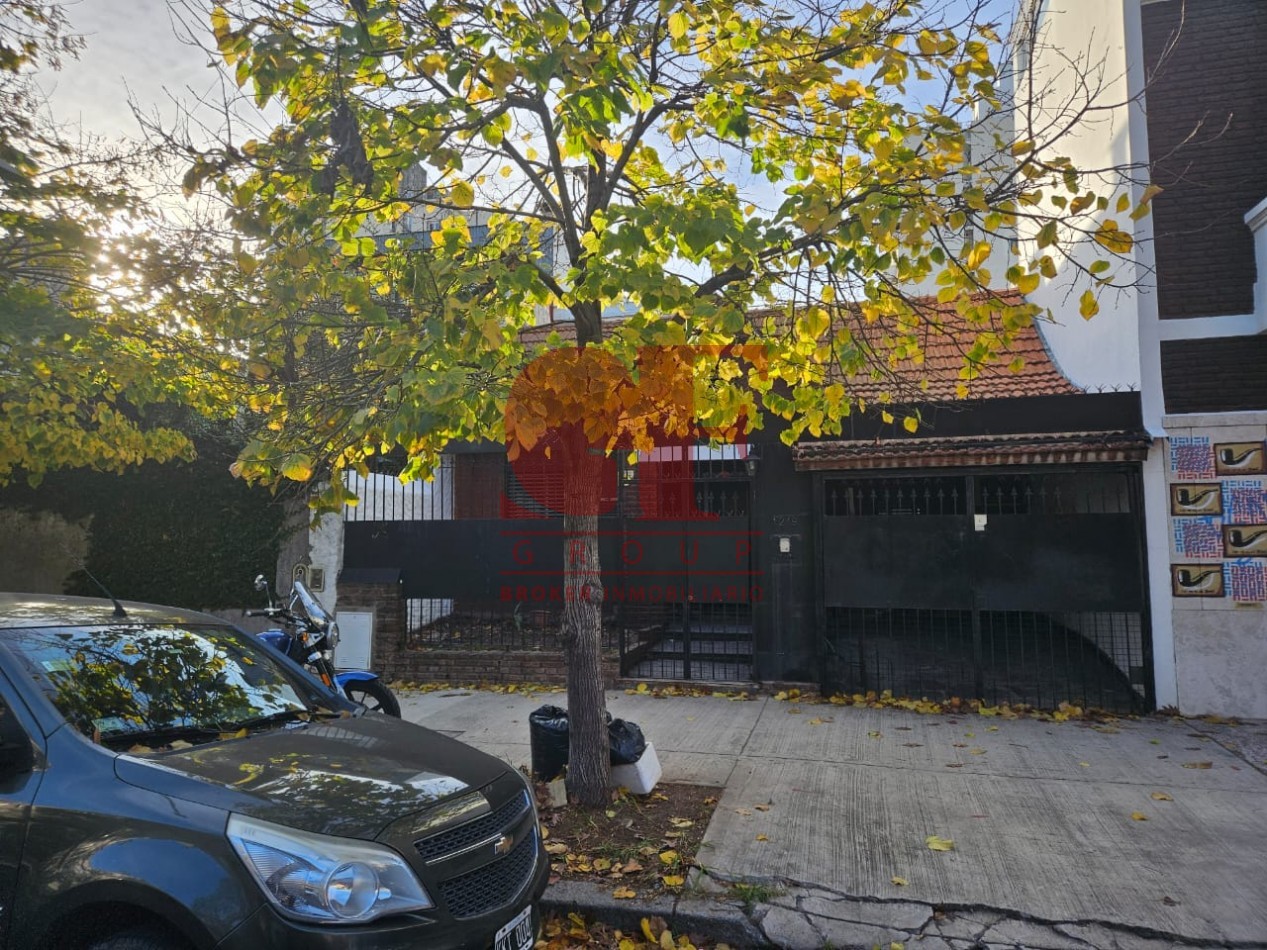 Hermosa casa con patio y parrilla . Luminosa con 5 dormitorios!!! en barrio tranquilo y cerca de avenidas. Con cochera cubierta