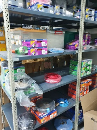 Espectacular Local en Ubicacion Comercial!