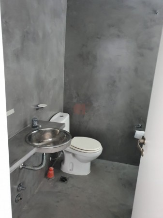 Duplex Super Luminoso con Terraza Propia en Exclusivo Barrio! Hecho a Nuevo!  CON RENTA ASEGURADA