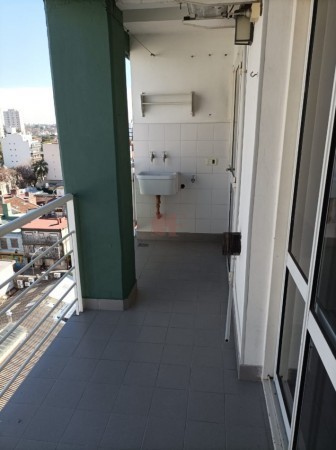 Hermoso 2 Ambientes, Super Luminoso en Torre con Pileta! con renta asegurada