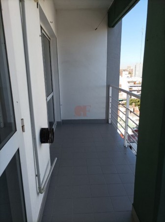 Hermoso 2 Ambientes, Super Luminoso en Torre con Pileta! con renta asegurada