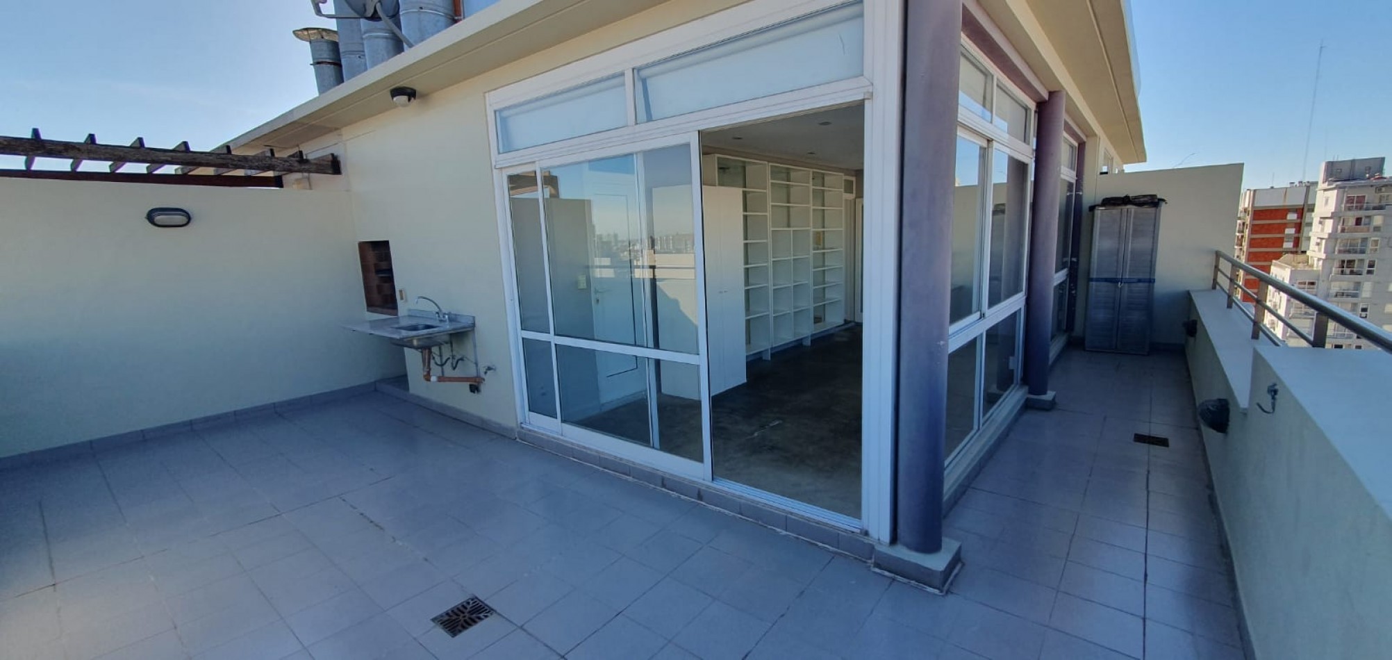 Semipiso  en Duplex con Terraza y Parrilla propia - Dos Dormitorios cochera y baulera