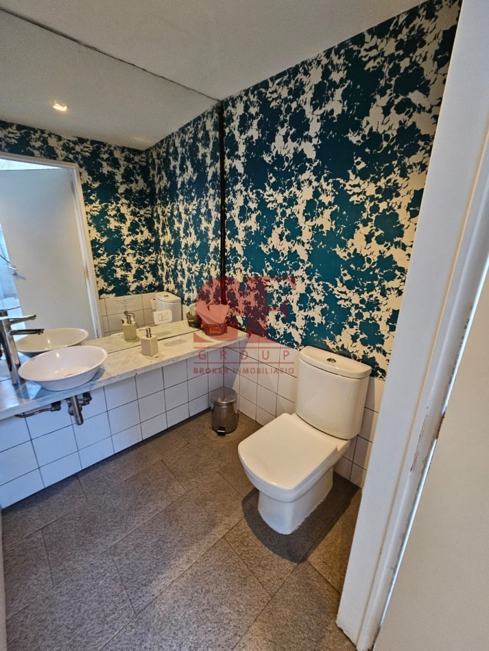 Excelente edificio en el corazon de Palermo con gran lote para estacionamiento!!!!